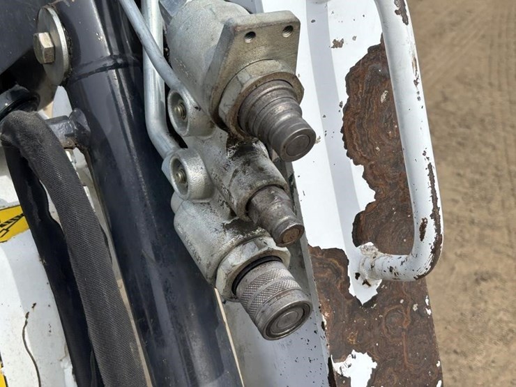 2021-bobcat-t450-image-13