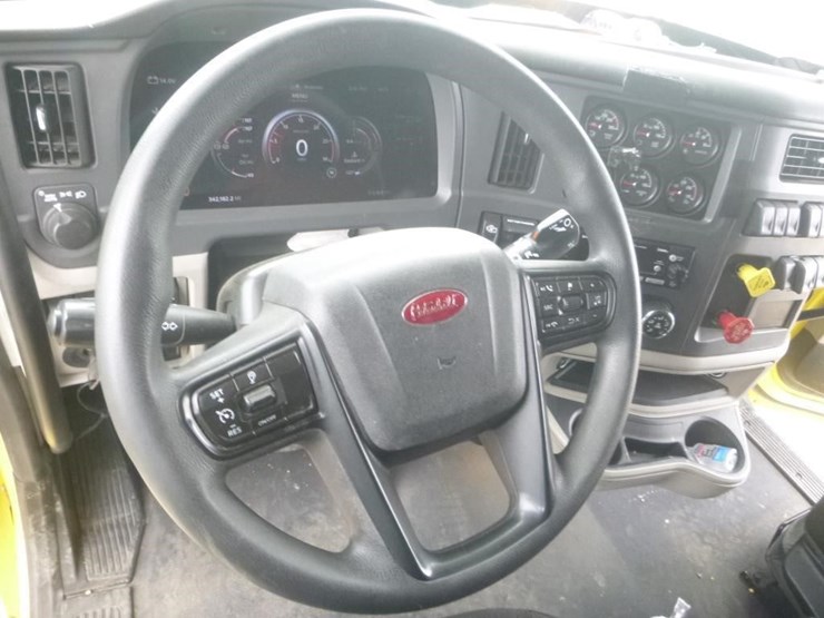 2024-peterbilt-579-image-17