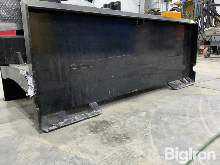 2025-massey-ferguson-730-image-9