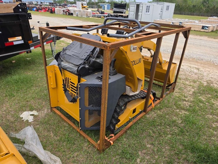 --absolute---new---ride-on-mini-skid-image-3