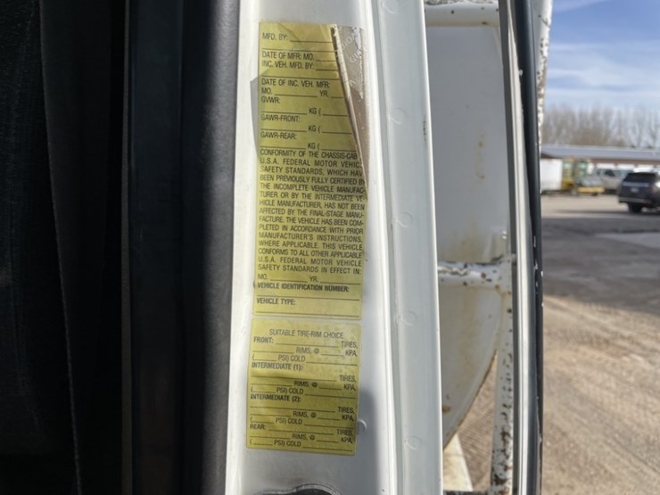 2001-sterling-l8500-image-42