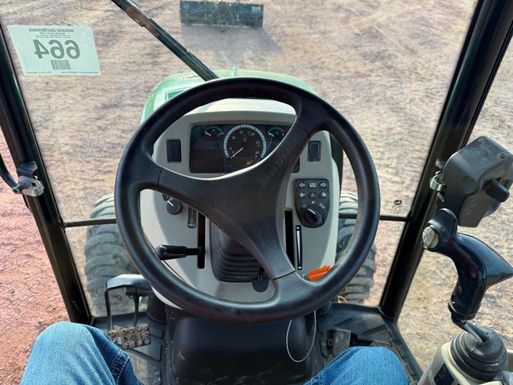 john-deere-3033r-image-42