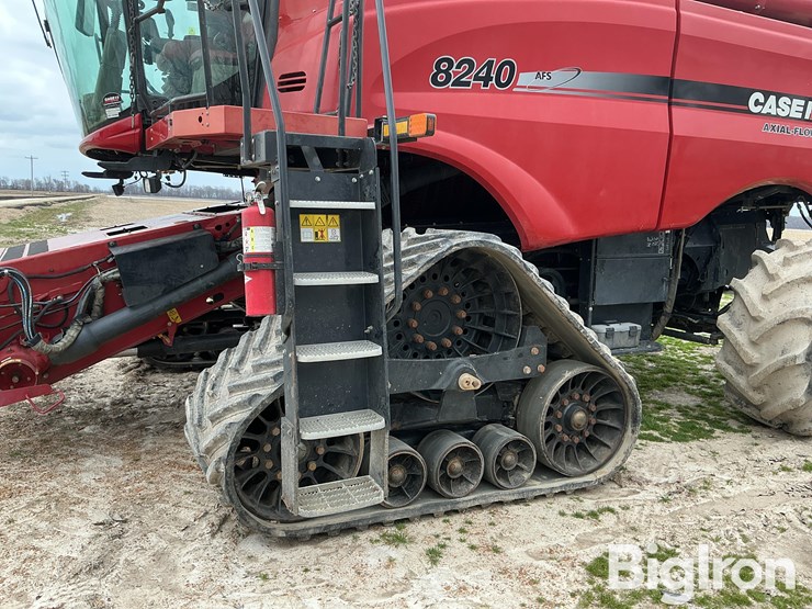 2016-case-ih-8240-image-9