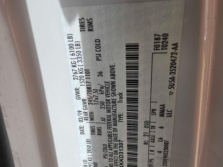 2019-ford-f150-xl-image-13