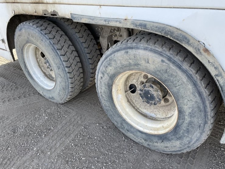 2008-international-7500-t/a-fuel-&-lube-truck-image-12