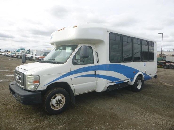 2014-ford-e450-image-2