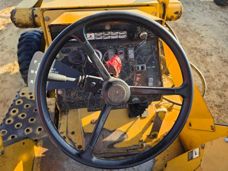john-deere-210-image-12