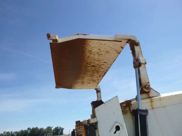 2009-international-7600-image-26