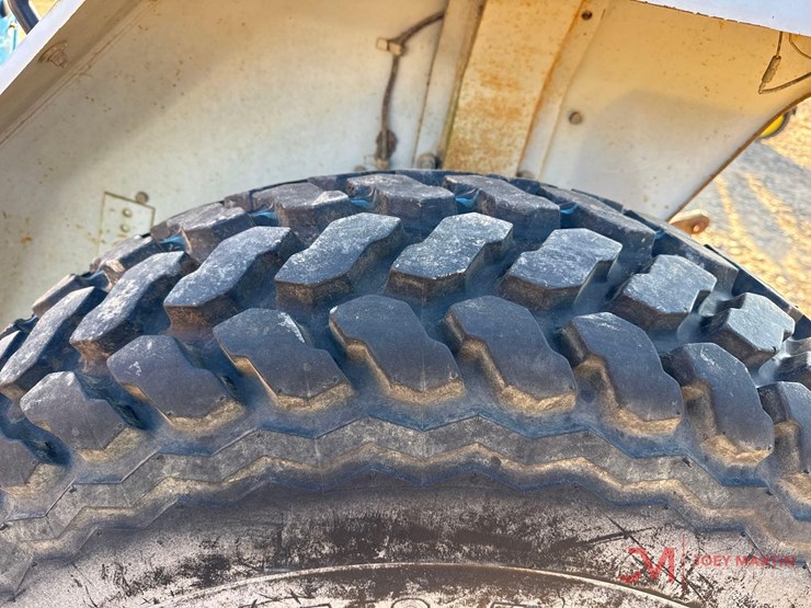 new-holland-1720-image-7