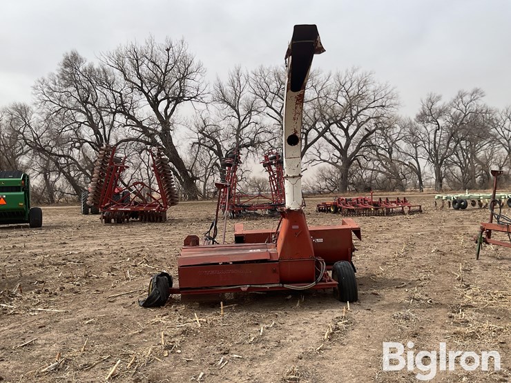 international-555-image-6