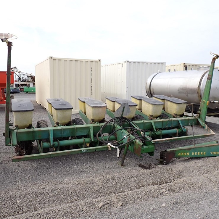 JOHN DEERE 7000
