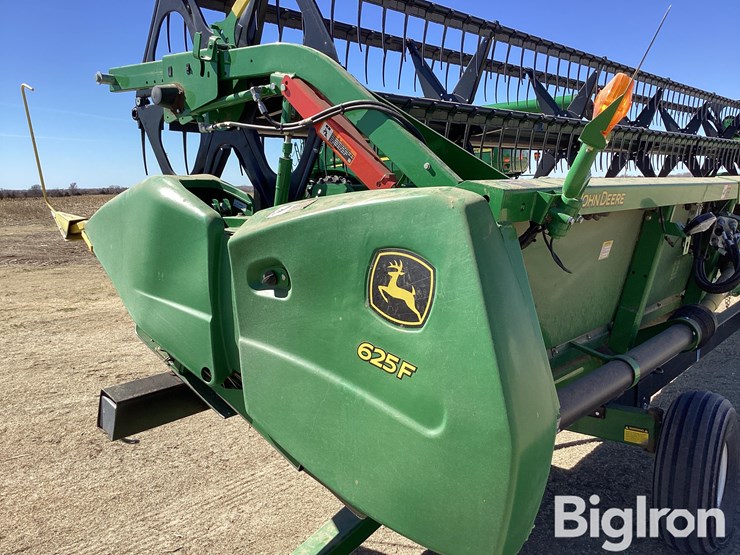 2022-john-deere-625f-image-10