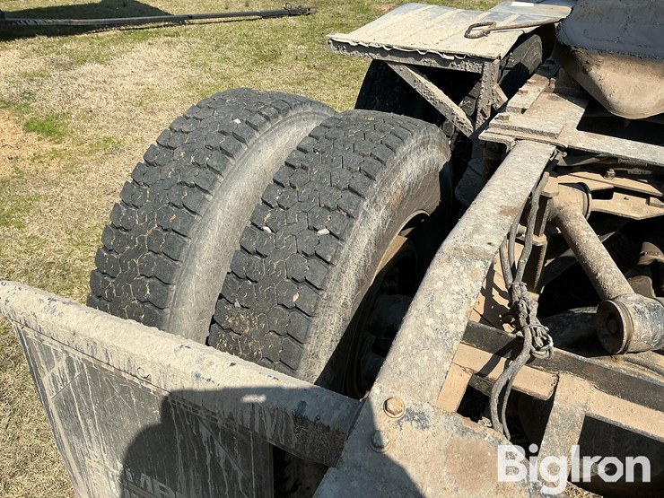 1997-peterbilt-385-image-17