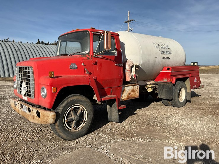 1979-ford-ln800-image-1