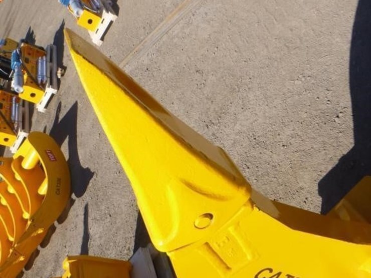 caterpillar-320-image-6