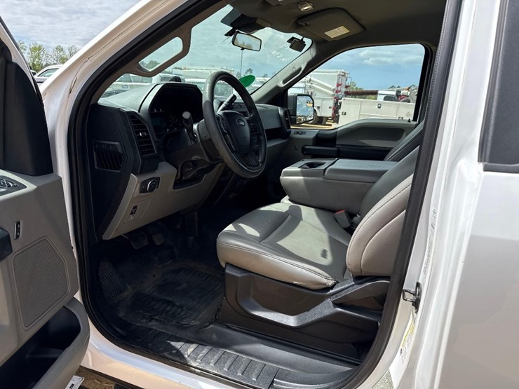 2019-ford-f150-xl-image-10