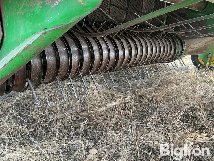 2005-john-deere-567-image-19