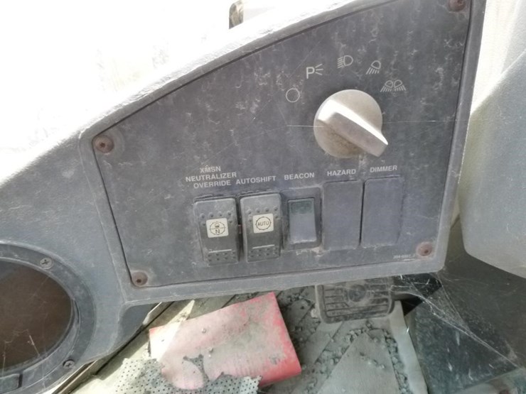 2004-caterpillar-924gz-image-15