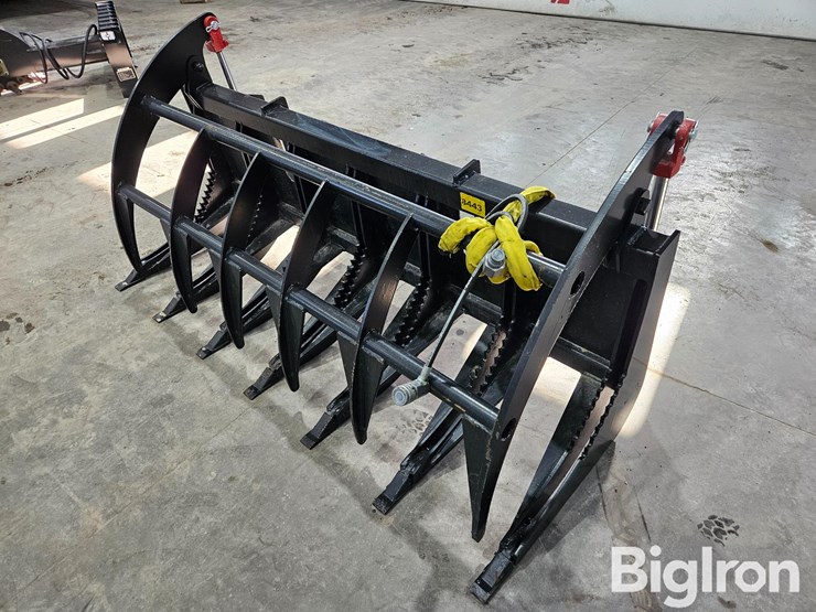 2025-massey-ferguson-730-image-1