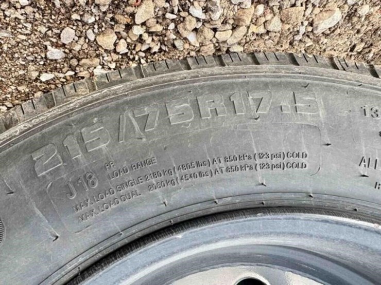 2024-maxx-d---t8x---24'-hyd-trailer-image-8