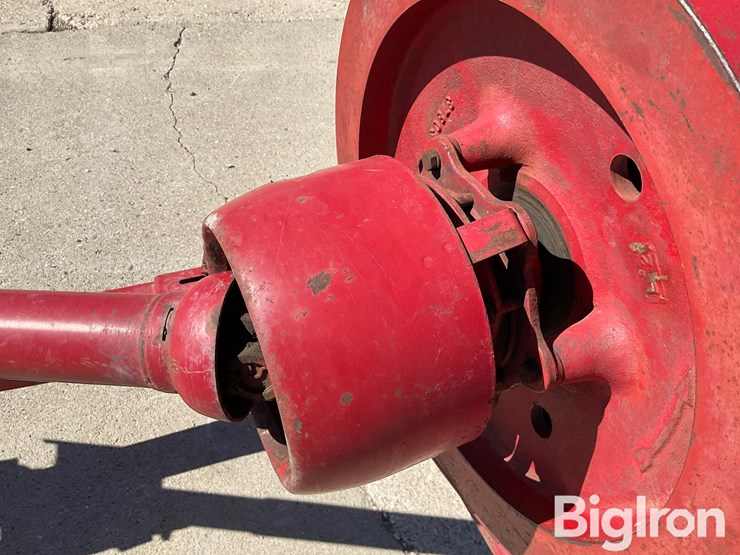 new-holland-275-image-12