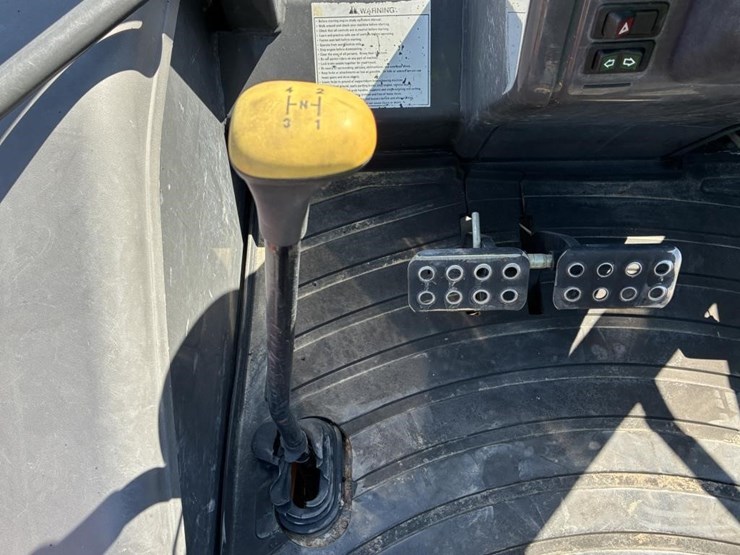 2015-case-586h-image-18