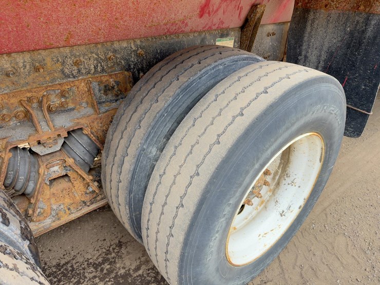 2008-sterling-lt9500-image-15