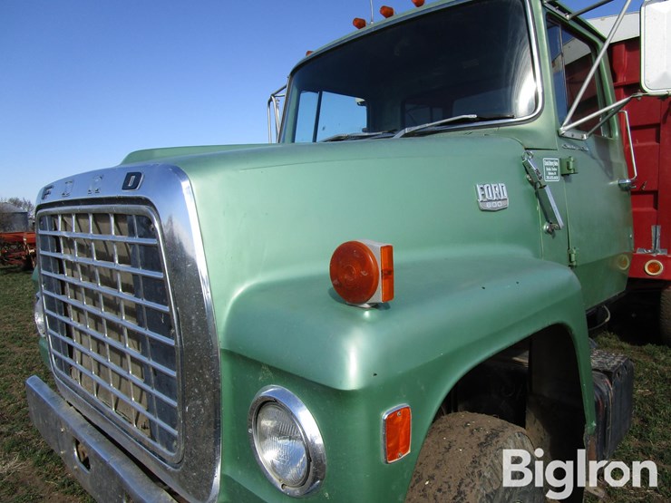 1973-ford-lt8000-image-11