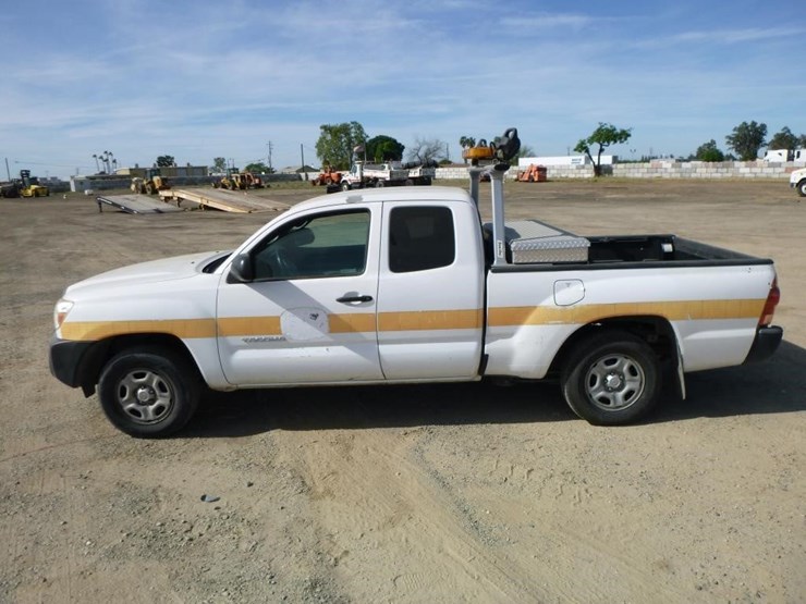 2013-toyota-tacoma-image-6