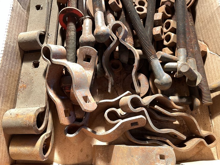 #2546-•-metal-gate-pins-and-hardware-image-5