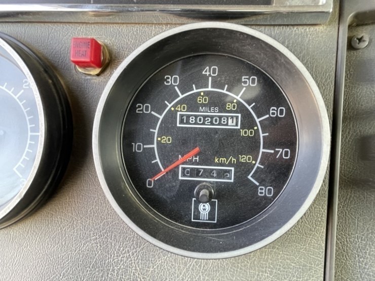 2006-kenworth-t300-image-22