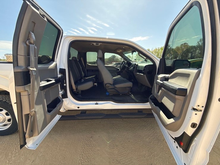 2017-ford-f150-image-9