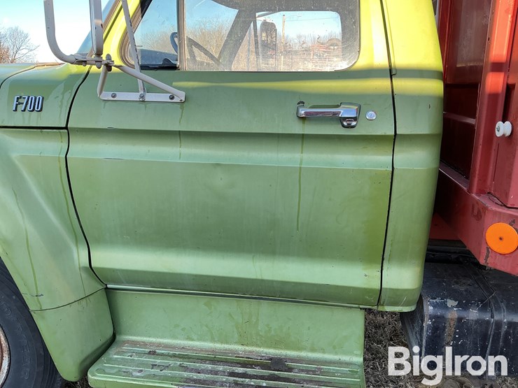 1974-ford-f700-image-16