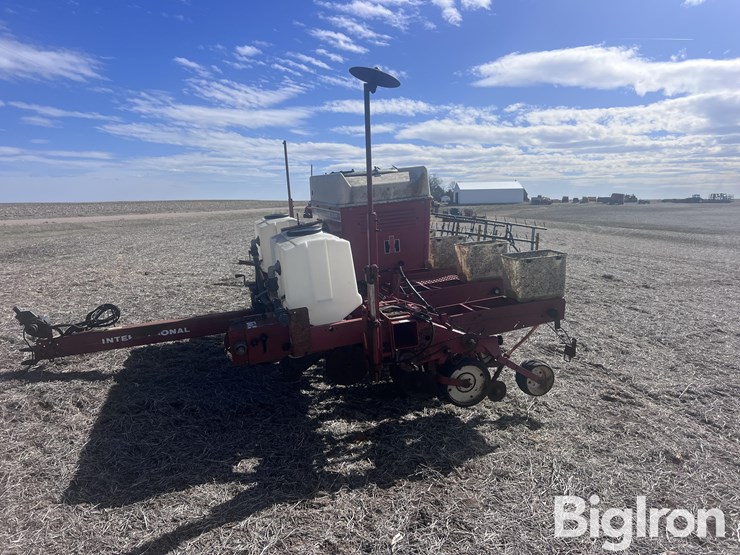 international-800-image-8