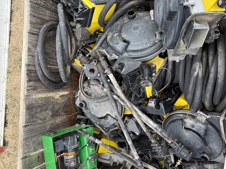 john-deere-seedtubes-w/sensor-&-mini-hoppers-image-12