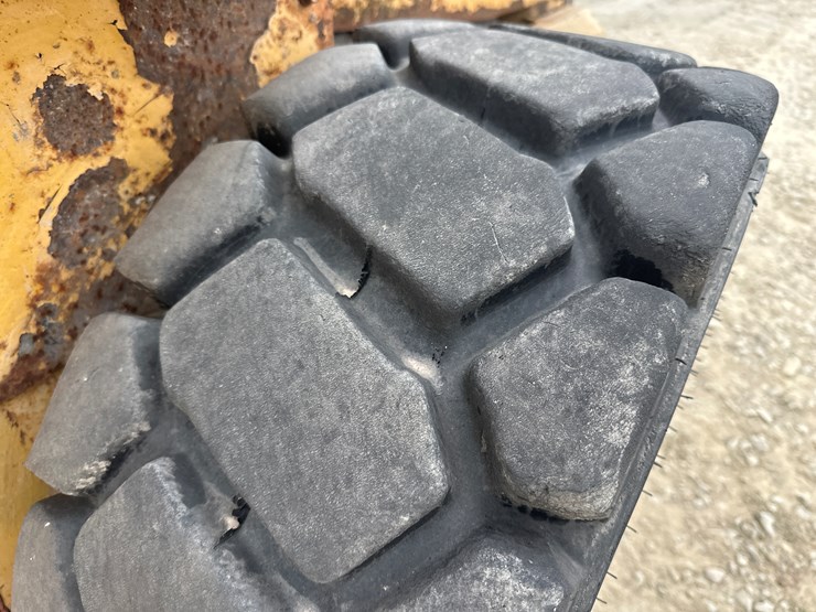 new-holland-lx885-image-45