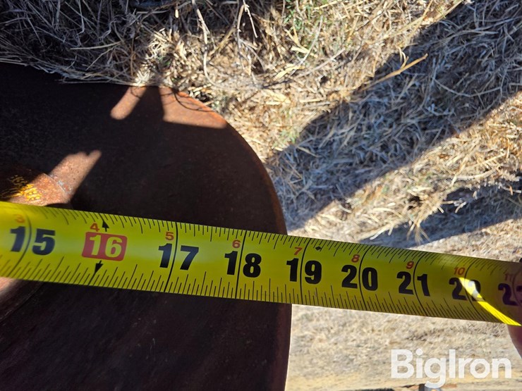 john-deere-330-image-9