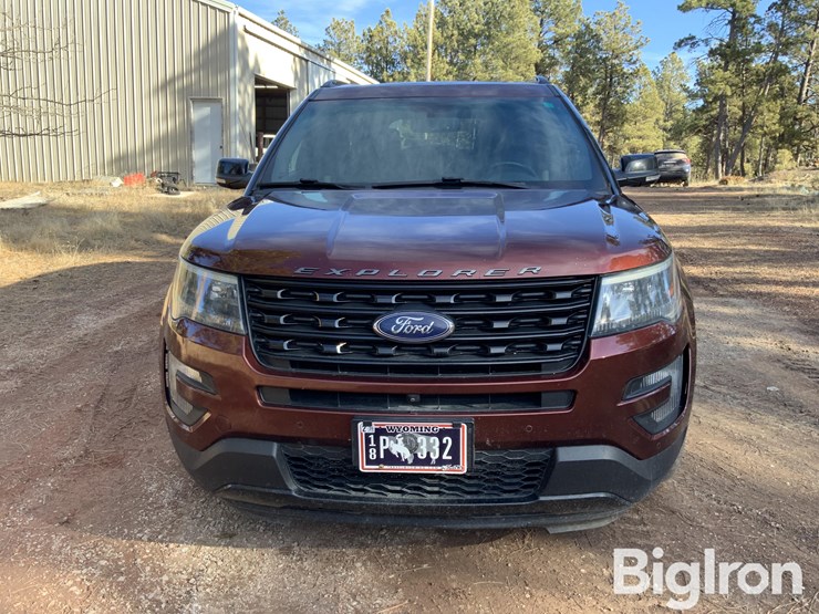 2016-ford-explorer-image-2