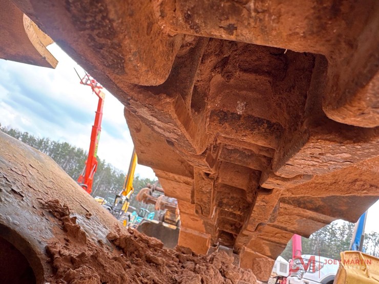 caterpillar-e120b-image-7