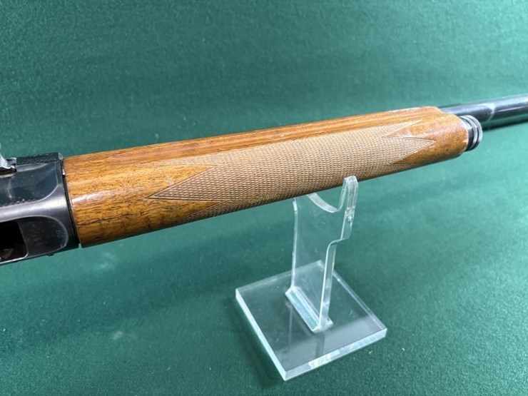 browning-light-twelve-12ga-shotgun-image-8