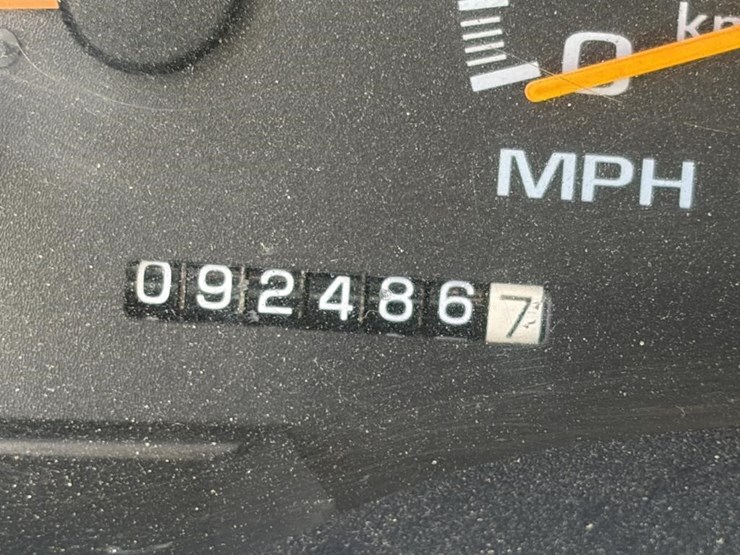 2002-chevrolet-3500hd-image-14