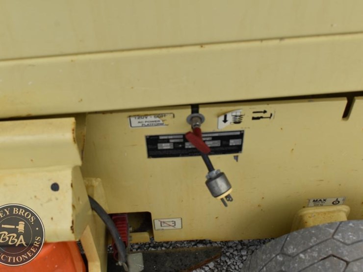 2015-jlg-2646es-image-9