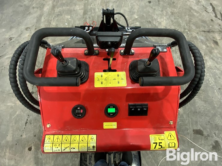 2025-massey-ferguson-730-image-12