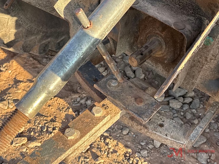 mahindra-c27-image-11