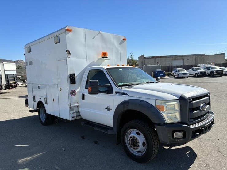 2012-ford-f550-xlt-image-2