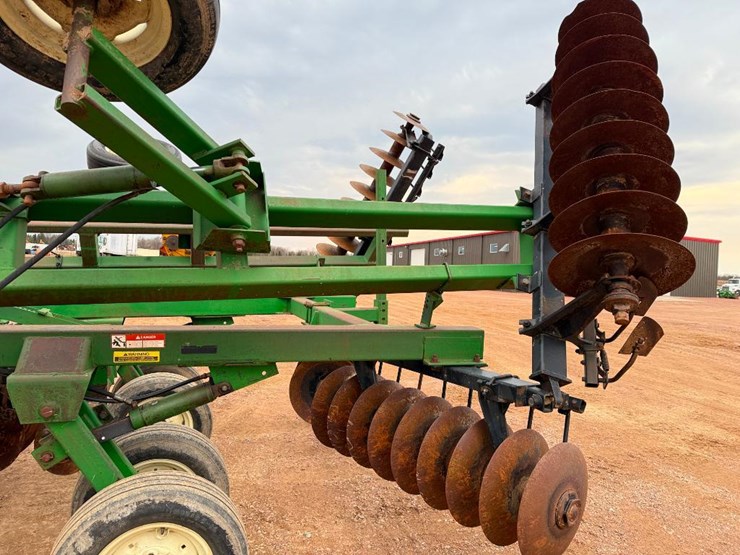 john-deere-630-image-37