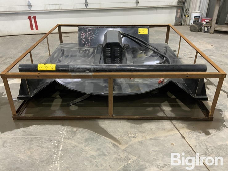 2025-massey-ferguson-730-image-2