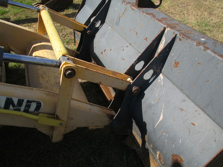 new-holland-b95b-image-26