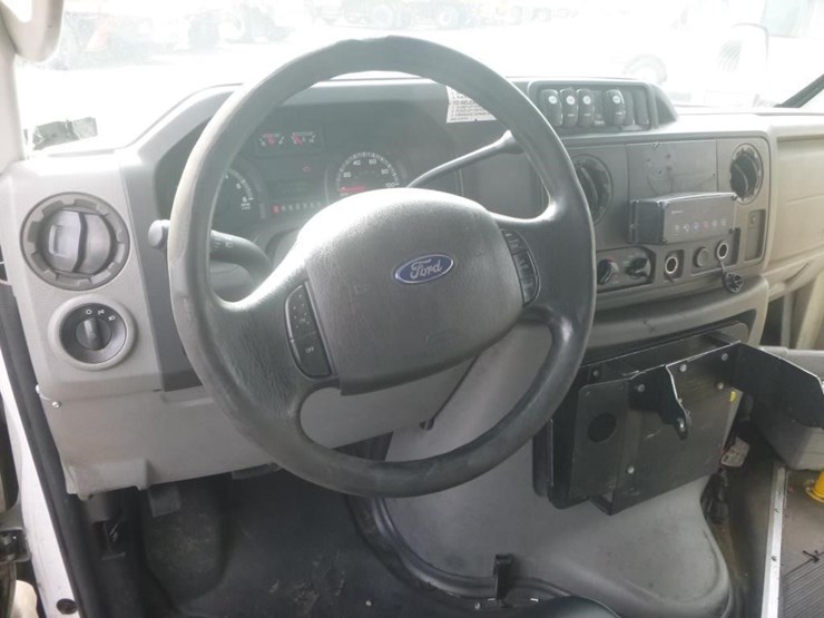 2014-ford-e450-image-10