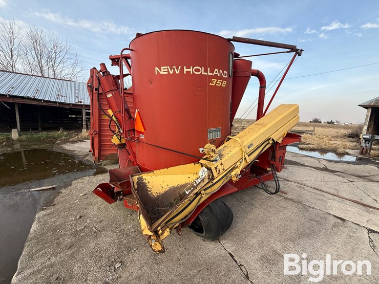 new-holland-358-image-5